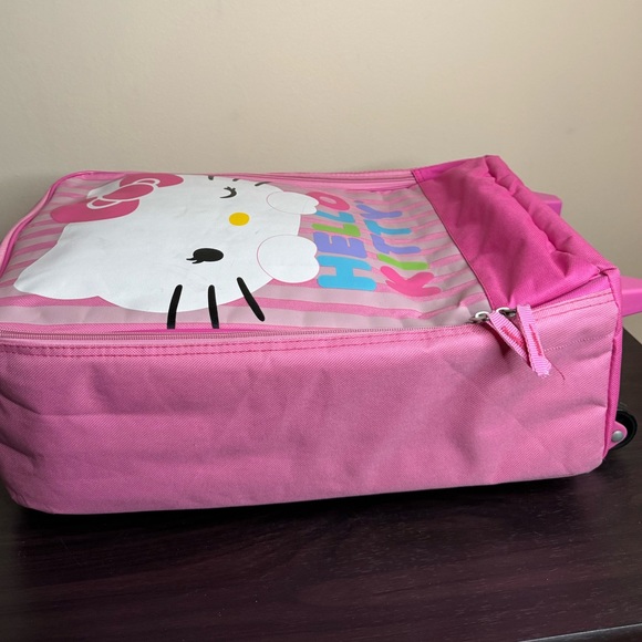 Hello Kitty luggage - Picture 3 of 17